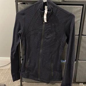 Lululemon define jacket size 4